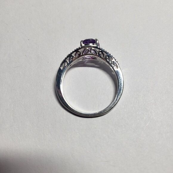 Bolivian Amethyst Solitaire Sterling Silver Ring - Picture 6 of 8